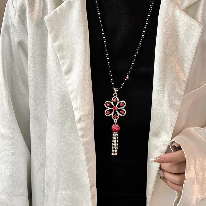 Fashion Simple Crystal Necklace New Sweater Chain Long Female Flower Pendant Versatile High-End Clothing Accessories - Image 1